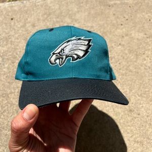 Philadelphia Eagles vintage snapback hat.